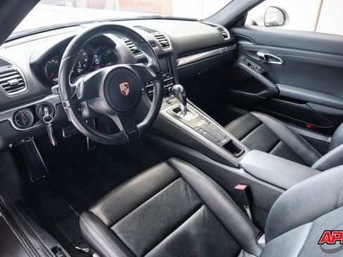 Used 2014 Porsche Cayman image 2
