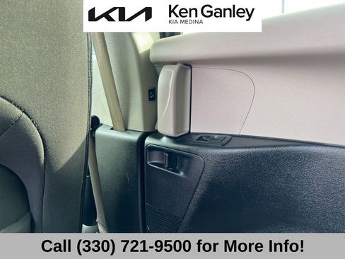 Used 2017 Chrysler Pacifica Touring image 43