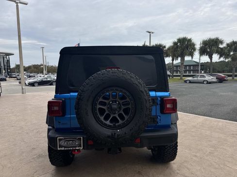 Used 2022 Jeep Wrangler Unlimited Rubicon w/ Xtreme Recon 35" Tire Package image 4