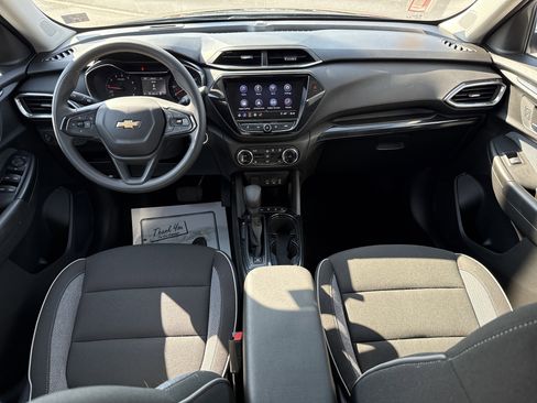 Used 2023 Chevrolet TrailBlazer LT w/ Convenience Package AWD/4WD image 14