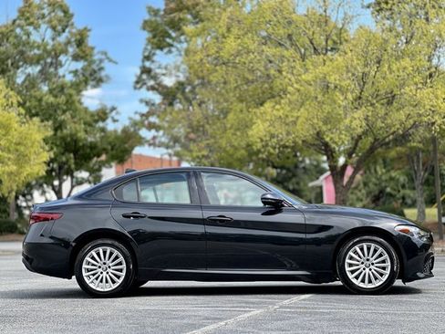 Used 2022 Alfa Romeo Giulia Sprint image 6