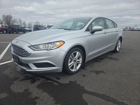 Used 2018 Ford Fusion S image 4