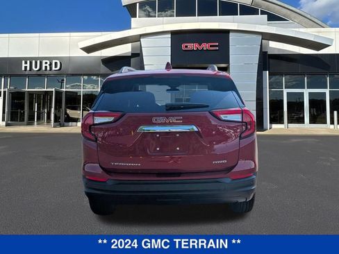 Used 2024 GMC Terrain SLE w/ Driver Convenience Package AWD/4WD image 5