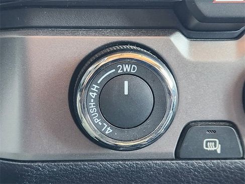 Used 2017 Toyota Tacoma SR5 image 15