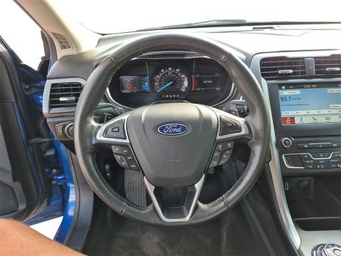 Used 2017 Ford Fusion SE w/ Equipment Group 201A image 20