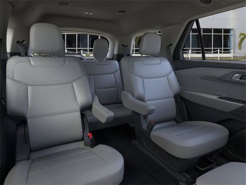 New 2025 Ford Explorer Active w/ Active Comfort Package image 11