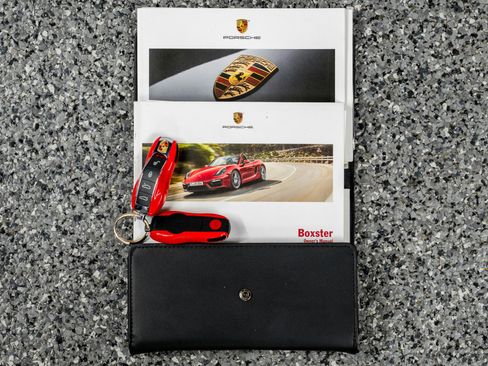 Used 2016 Porsche Boxster Spyder image 20