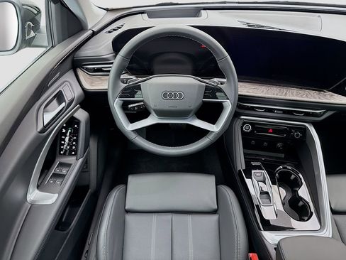 Used 2025 Audi Q5 Premium Plus w/ Premium Plus image 12