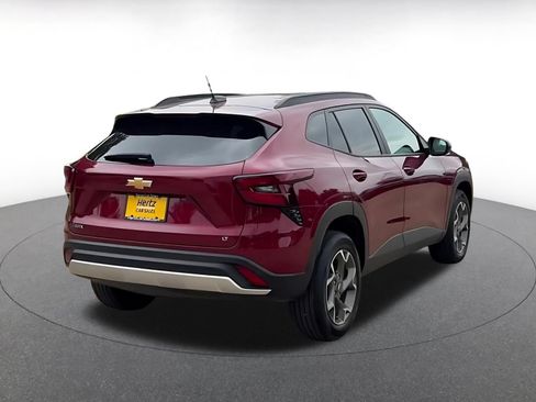 Used 2025 Chevrolet Trax LT FWD image 13