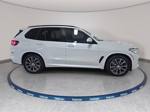 Used 2022 BMW X5 xDrive40i w/ M Sport Package AWD/4WD image 6