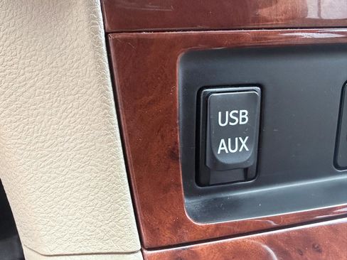 Used 2013 Toyota Highlander Limited image 21