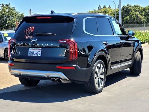Used 2020 Kia Telluride S w/ S 8 Passenger Seating Package AWD/4WD image 4