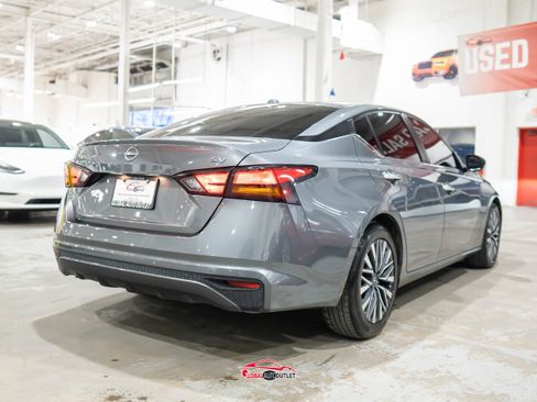 Used 2024 Nissan Altima 2.5 SV image 7