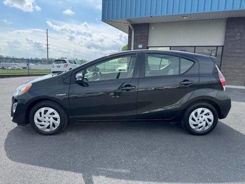Used 2016 Toyota Prius C Two image 39