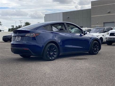 Used 2023 Tesla Model Y Long Range image 7