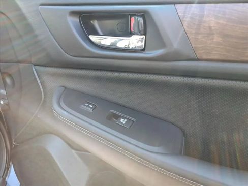 Used 2016 Subaru Outback 3.6R Limited image 12