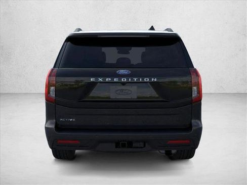 New 2026 Ford Expedition Active image 5