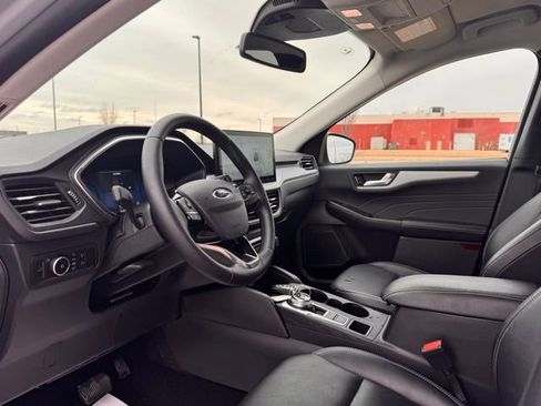 Used 2025 Ford Escape Platinum image 8