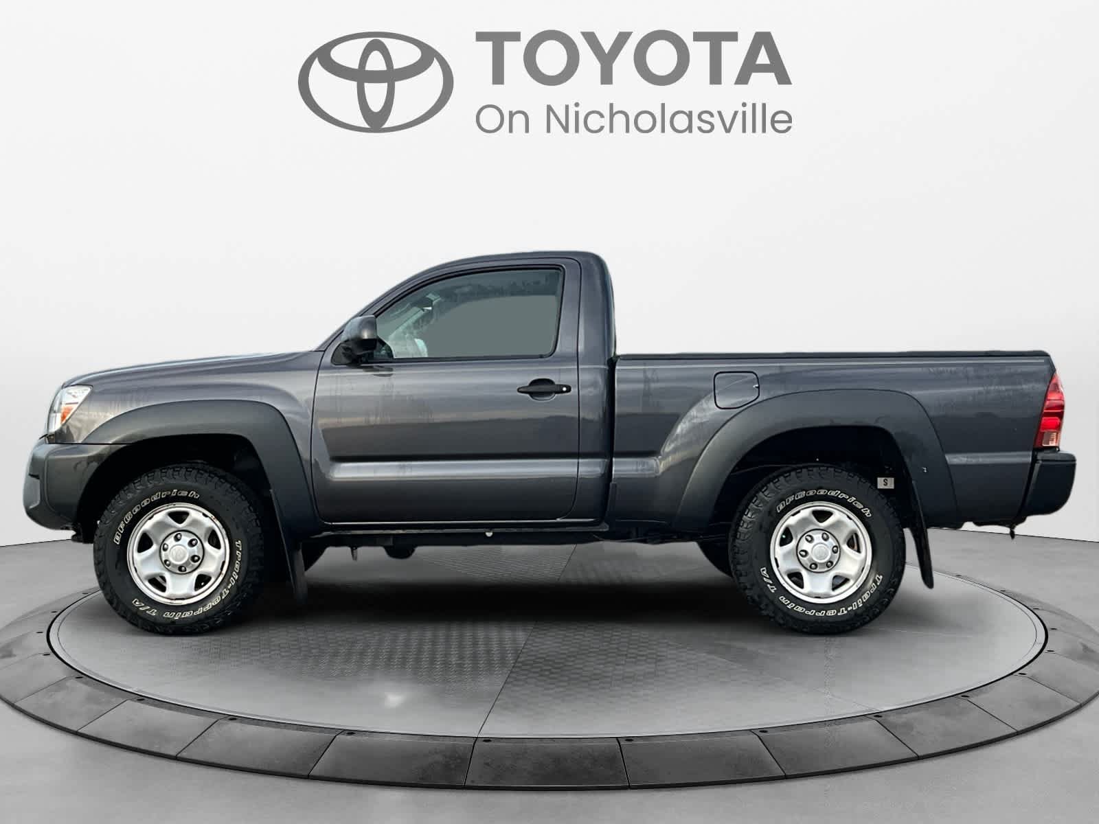 Used 2012 Toyota Tacoma 4x4 Regular Cab image 2