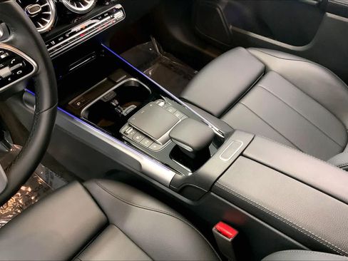 Certified 2022 Mercedes-Benz GLB 250 image 26