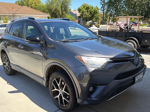 Used 2018 Toyota RAV4 SE w/ Power Extra Value Package AWD/4WD image 2