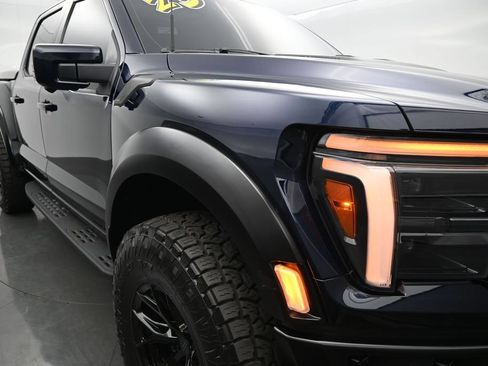 Used 2025 Ford F150 Raptor AWD/4WD image 40
