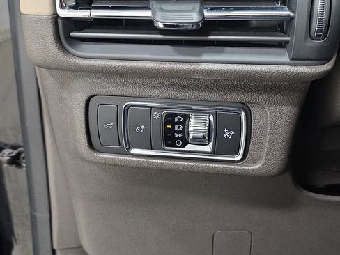 Used 2020 Lincoln Corsair AWD w/ Premium Package image 23