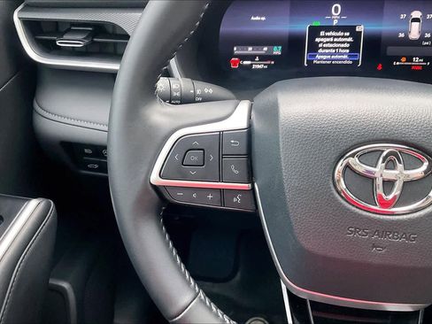 Used 2025 Toyota Highlander XSE AWD/4WD image 24