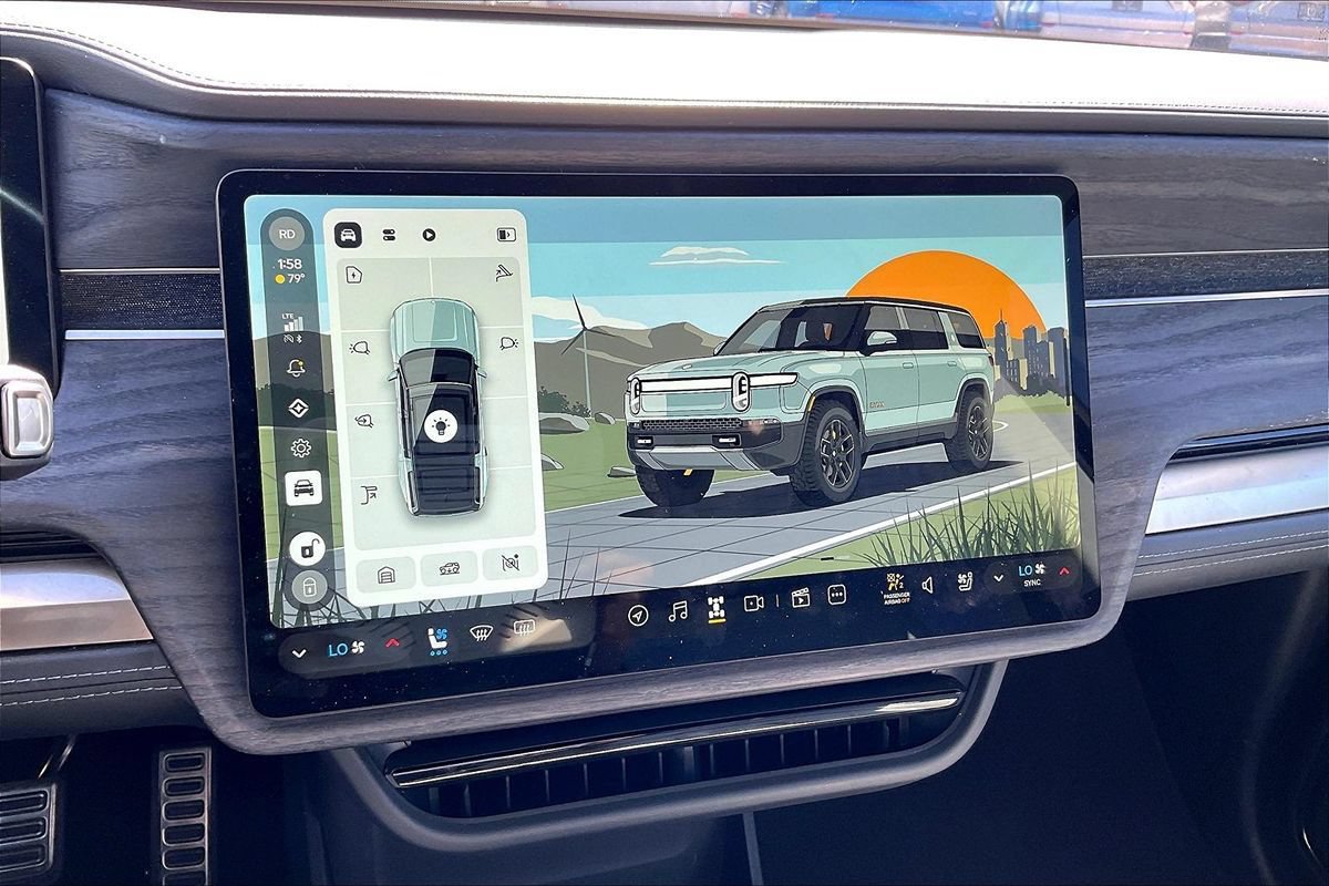 Used 2023 Rivian R1S Adventure Quad AWD/4WD image 5