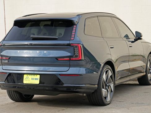Used 2025 Volvo EX90 Ultra AWD/4WD image 53