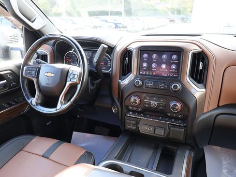 Used 2023 Chevrolet Silverado 3500 High Country w/ Z71 Off-Road Package AWD/4WD image 32