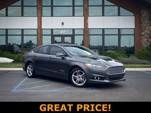 Used 2016 Ford Fusion SE FWD image 1