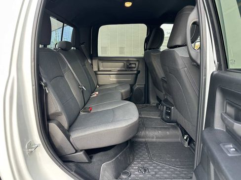 Used 2024 RAM 2500 Tradesman w/ Chrome Appearance Group image 12