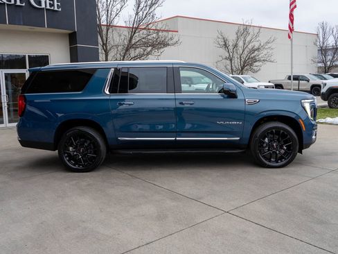New 2026 GMC Yukon XL Elevation w/ Elevation Premium Package image 8