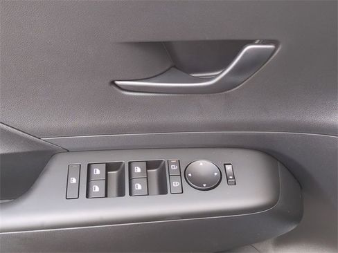 New 2026 Hyundai Kona SE image 19