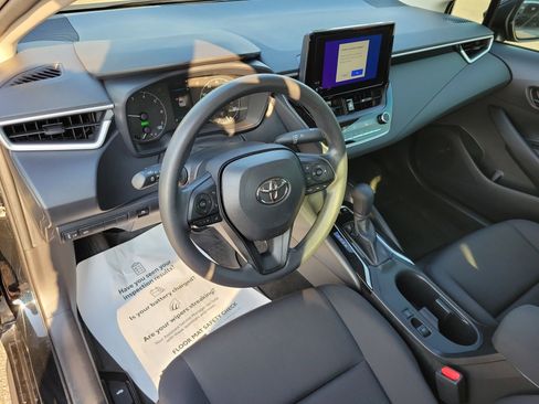 Used 2023 Toyota Corolla LE image 11