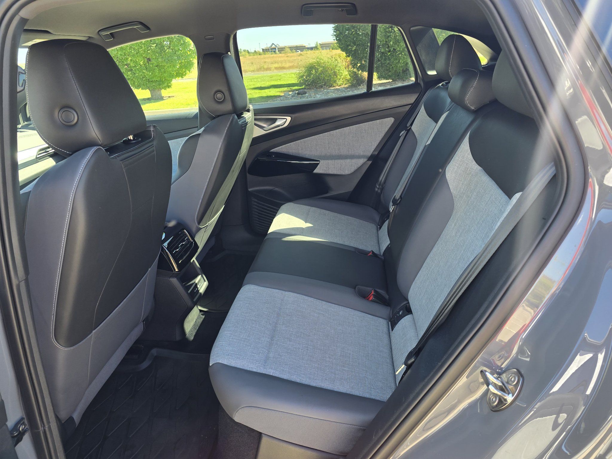 Used 2024 Volkswagen ID.4 2WD image 15