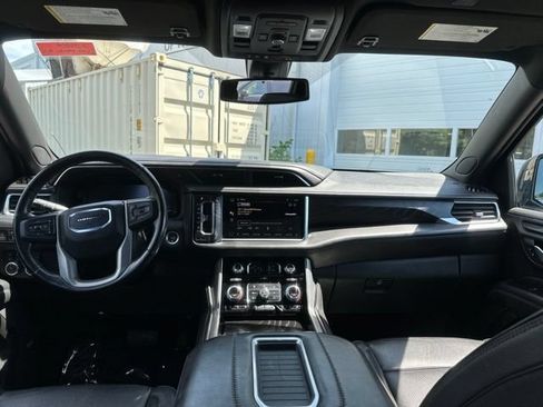Used 2022 GMC Yukon XL Denali AWD/4WD image 19