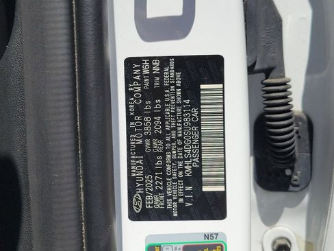 Used 2025 Hyundai Elantra SEL FWD image 31