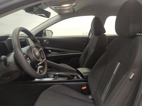 Used 2021 Hyundai Elantra SEL FWD image 17