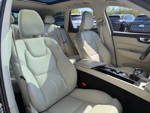 Used 2019 Volvo XC60 T5 Inscription AWD/4WD image 22