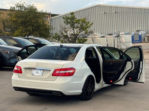 Used 2010 Mercedes-Benz E 350 4MATIC Sedan image 23