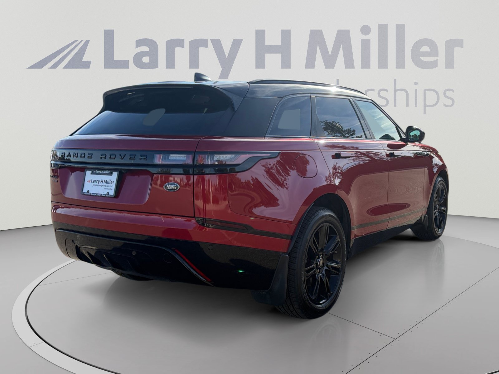 Used 2020 Land Rover Range Rover Velar R-Dynamic S AWD/4WD image 6