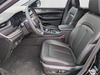 New 2026 Jeep Grand Cherokee Limited w/ Limited Altitude Package AWD/4WD video 4