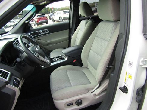 Used 2012 Ford Explorer XLT image 10