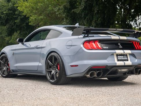 Used 2022 Ford Mustang Shelby GT500 w/ Carbon Fiber Track Pack RWD image 6
