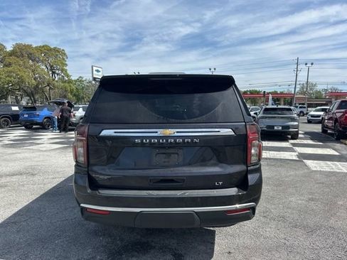 Used 2022 Chevrolet Suburban LT AWD/4WD image 4