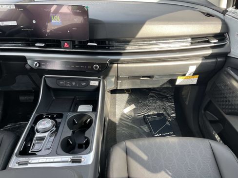 New 2026 Kia Carnival SX w/ SX Dark Edition Package FWD image 13
