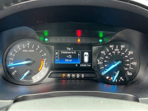 Used 2018 Ford Explorer XLT image 25