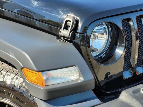 Used 2018 Jeep Wrangler Unlimited Sport S image 11